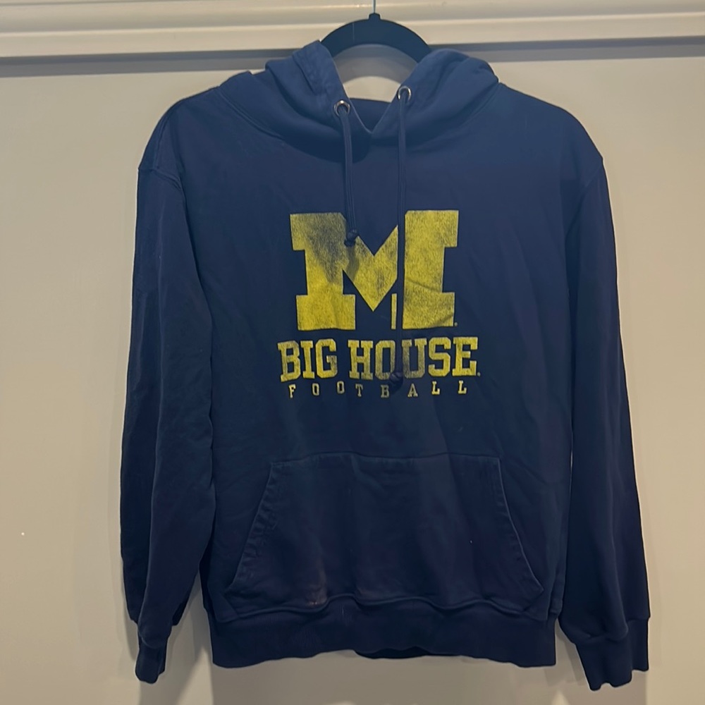 Michigan wolverine’s sweater